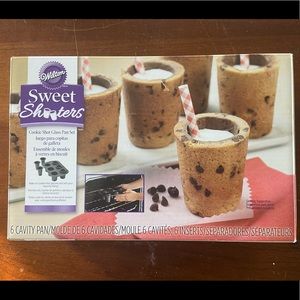 EUC - Wilton Cookie shooter glass pan